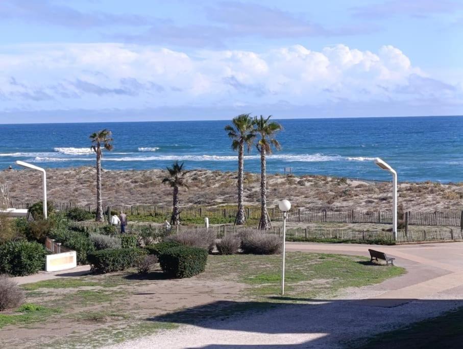 T2 Vue Mer Palm Beach Le Barcares Bagian luar foto